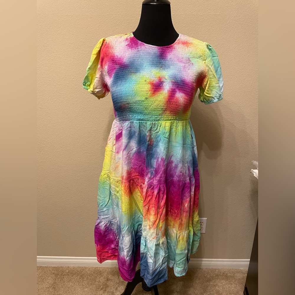 Handmade Bright Tie Dye Smocked short sleeve dress, size large - has pockets!